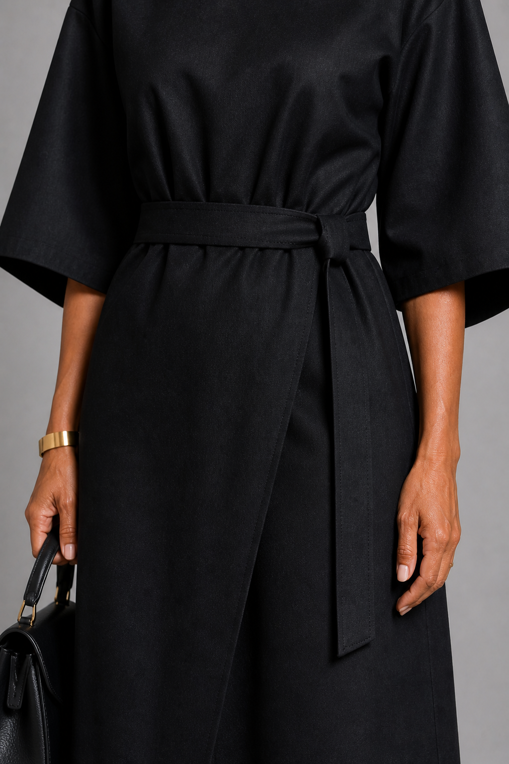 NOIR ESSENCE | VESTIDO MIDI NEGRO