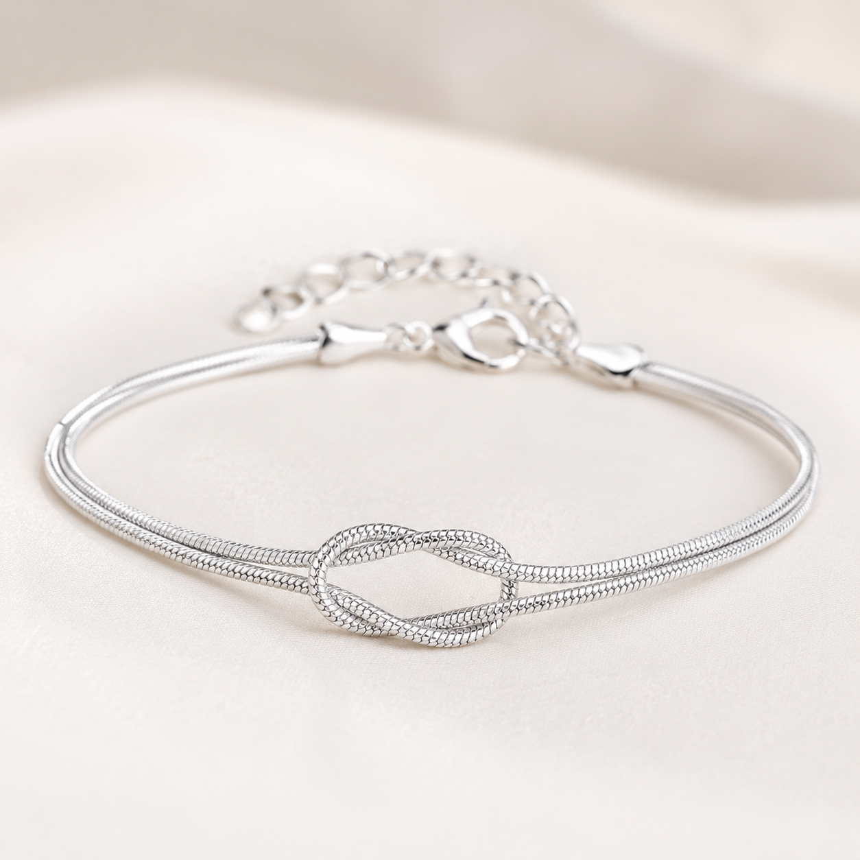 PULSERA KNOT BOND